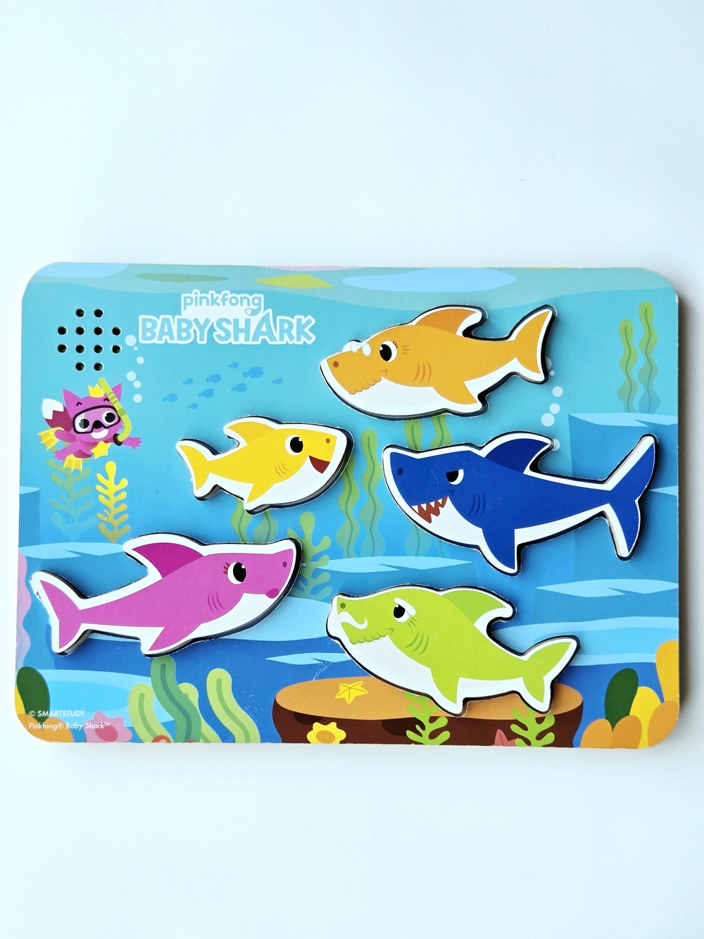 Pinkfong Baby Shark Magnetic Puzzle - Bright Multi-Color Sharks